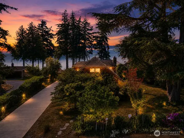 516 1st Street, Steilacoom, WA 98388