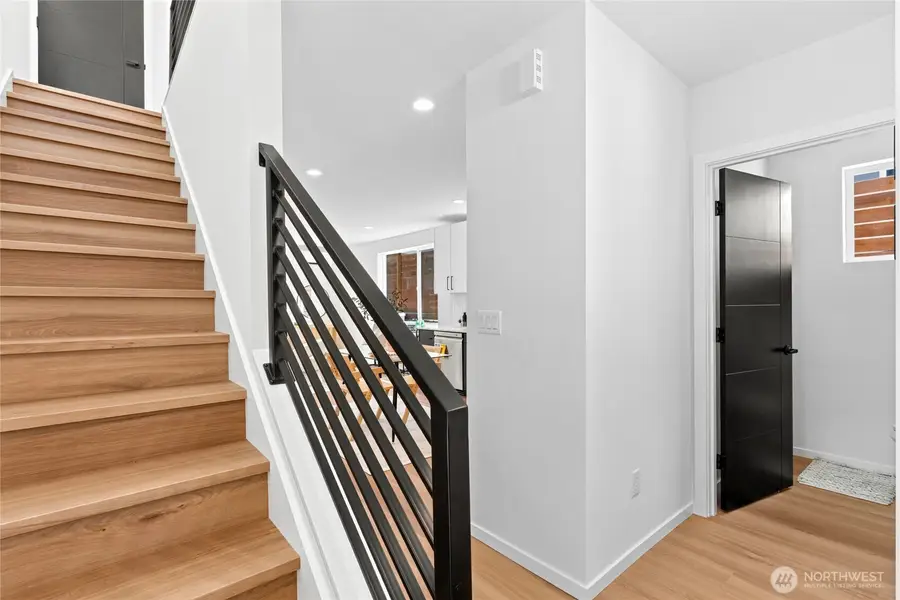 10704 Linden Avenue N, Seattle, WA 98133 - #3