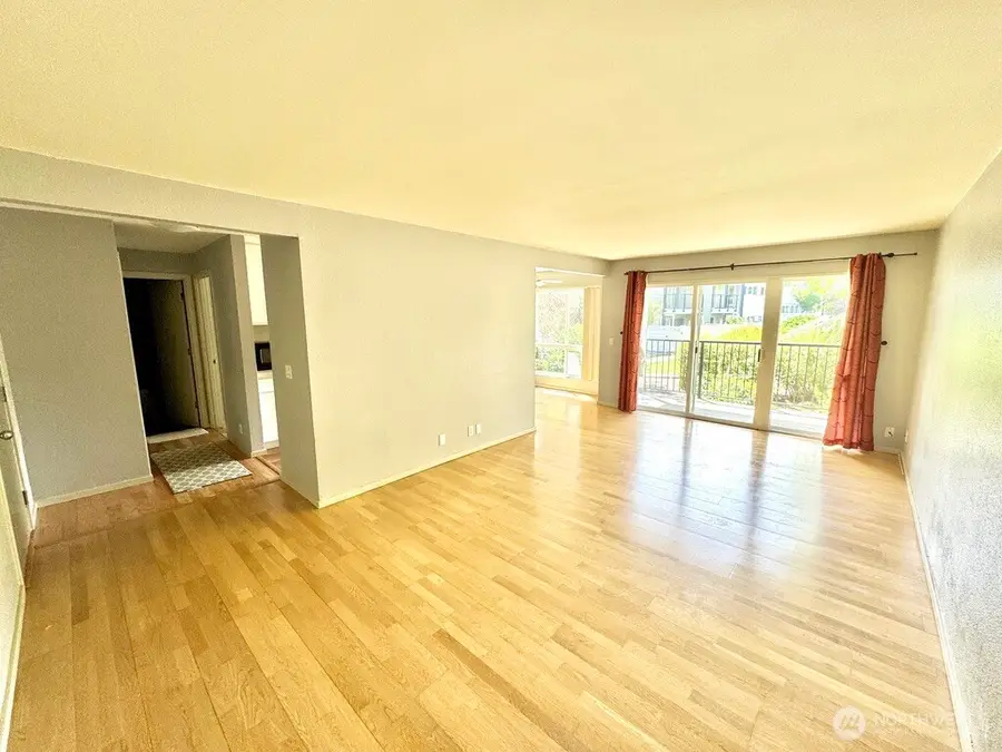 12701 NE 9th Place #D105, Bellevue, WA 98005 - #2