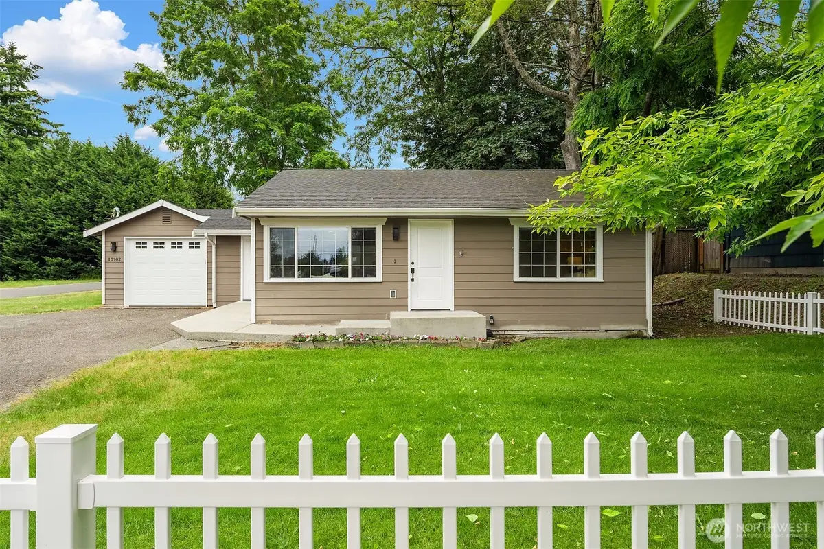 10902 26th Avenue Sw, Seattle, WA 98146 - #1