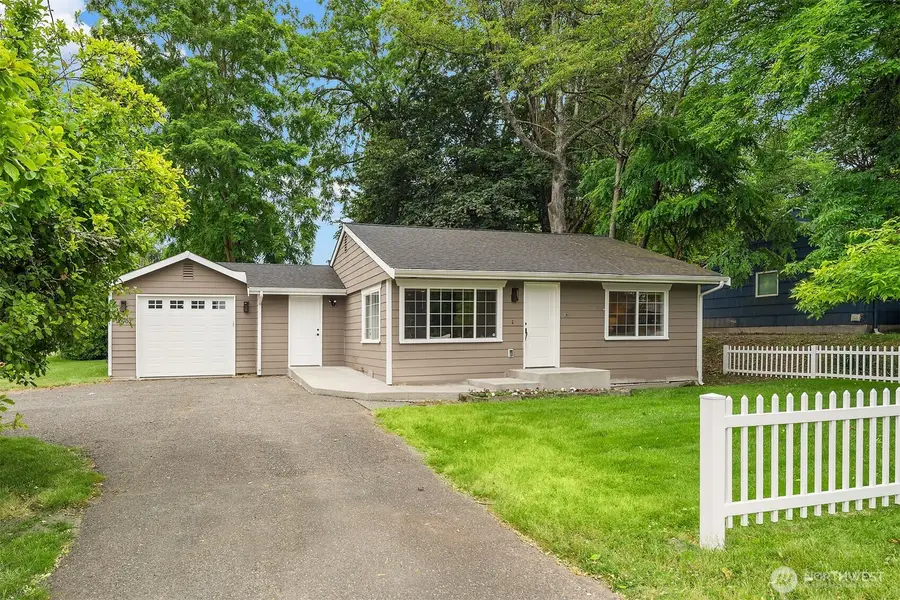 10902 26th Avenue Sw, Seattle, WA 98146 - #2