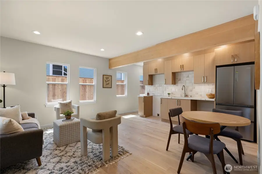 8045 19th Avenue Ne, Seattle, WA 98115 - #2