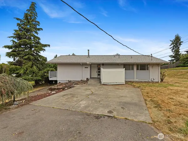 3303 Wave Drive, Everett, WA 98203
