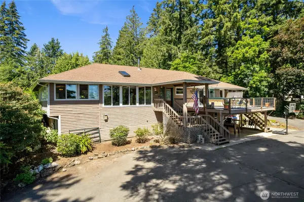 7211 E Grapeview Loop, Allyn, WA 98524