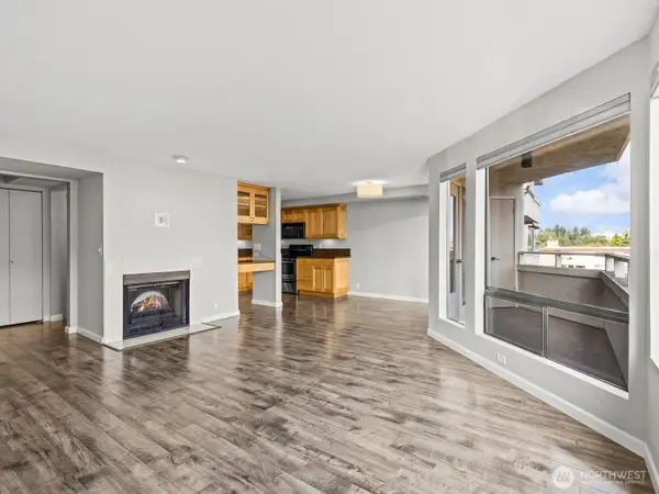1113 5th Avenue S #207, Edmonds, WA 98020