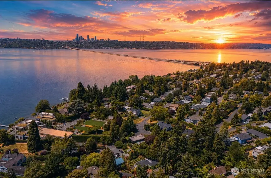 3225 W Mercer Way, Mercer Island, WA 98040 - #3