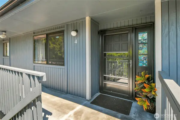 8015 196th Street Sw #4A, Edmonds, WA 98026
