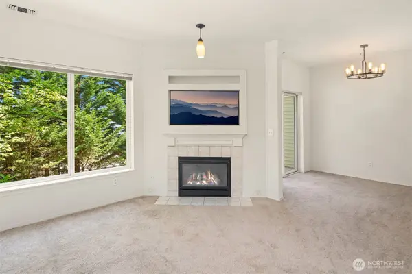 12113 NE 172nd Place #J202, Bothell, WA 98011