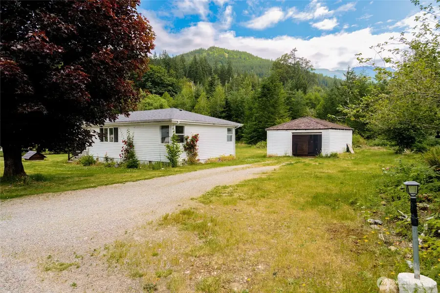 48224 Moen Road, Concrete, WA 98237 - #2