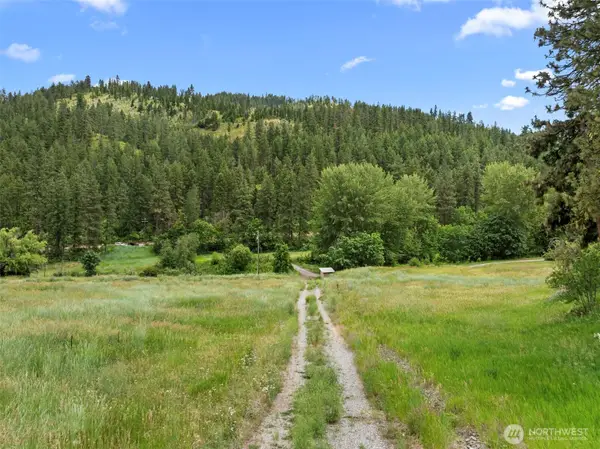 82 Karl Downs Lane, Cashmere, WA 98815