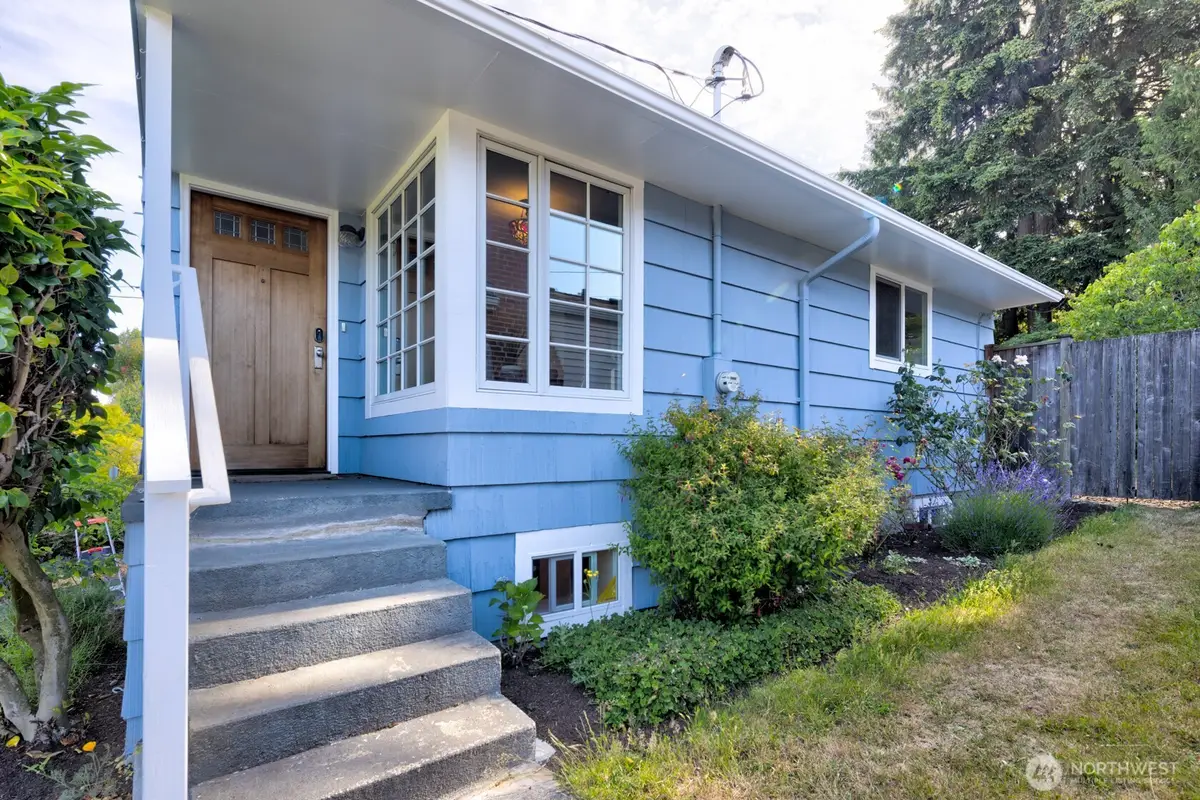 4006 32nd Avenue W, Seattle, WA 98199 - #1