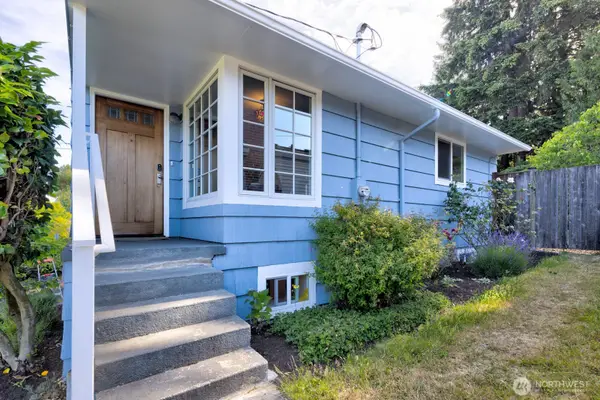 4006 32nd Avenue W, Seattle, WA 98199