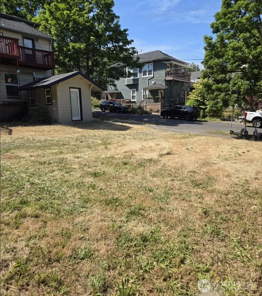 830 19th Avenue #6, Seattle, WA 98122 - #2