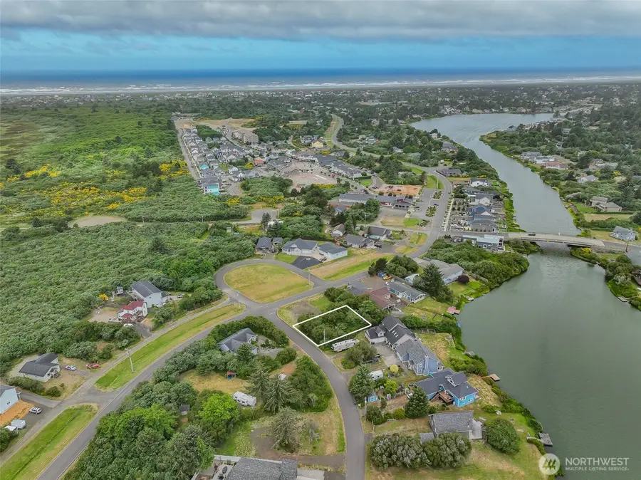 134 Sea Breeze Loop Sw #7, Ocean Shores, WA 98569 - #2