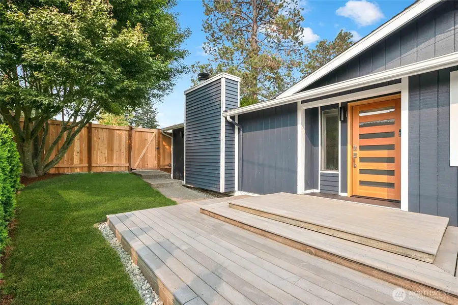 10818 31st Avenue Sw, Seattle, WA 98146 - #2