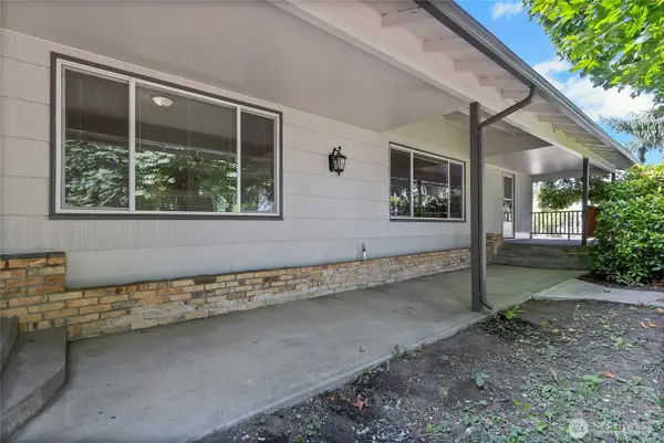 9410 355th Street S, McKenna, WA 98558