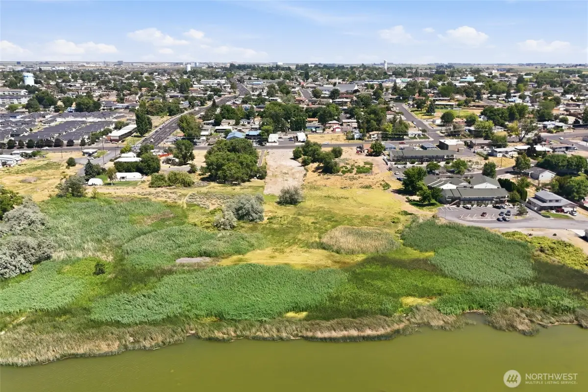 1042 S Division Street, Moses Lake, WA 98837 - #1