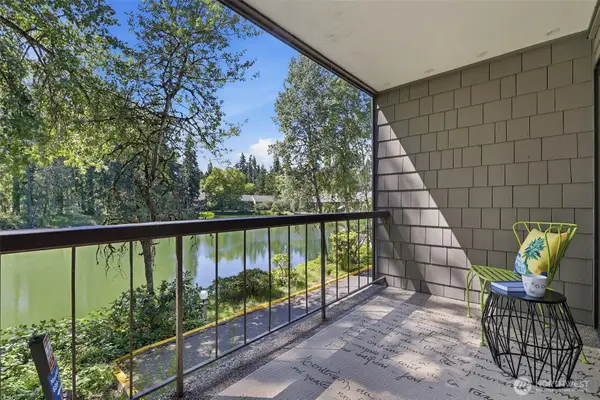 6858 139th Avenue Ne #705, Redmond, WA 98052