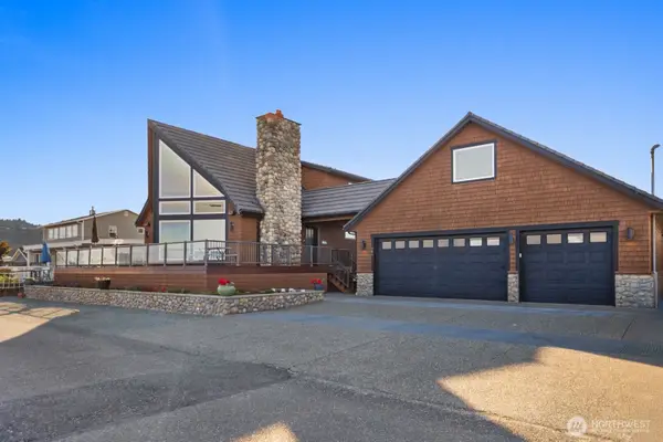 301 Driftwood Shores Road, Camano Island, WA 98282