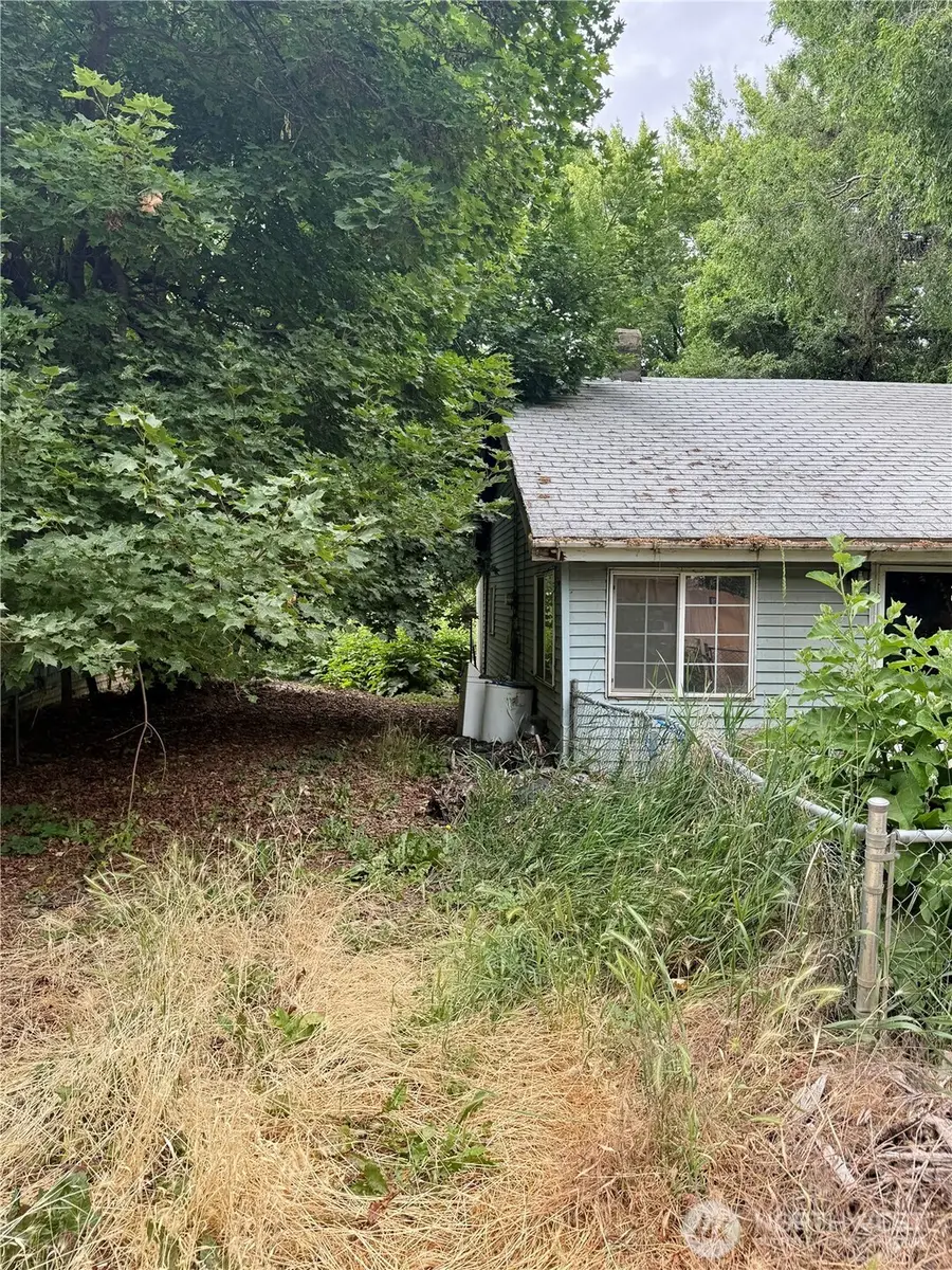 317 W Commercial Street, Dayton, WA 99328 - #3