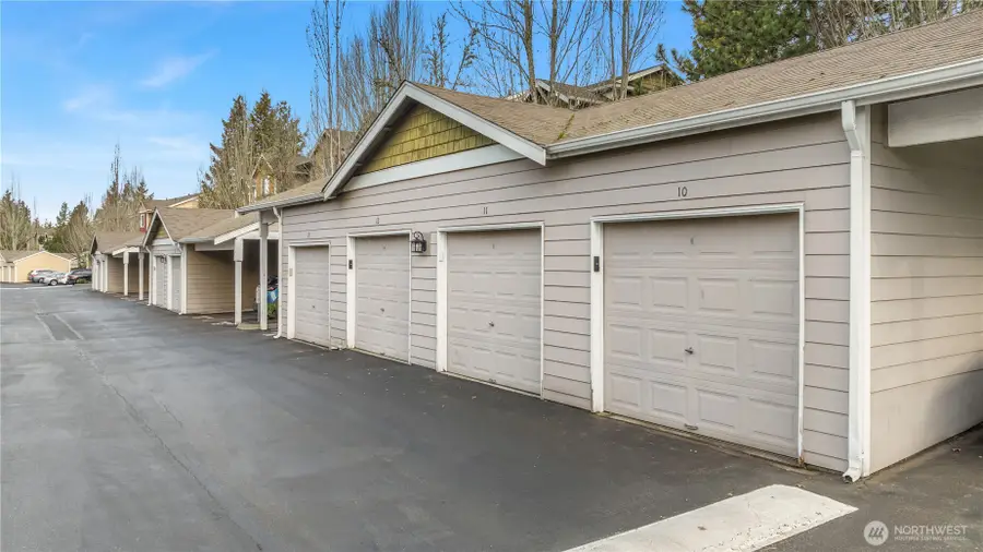 710 240th Way Se #J302, Sammamish, WA 98074 - #2