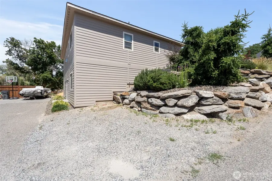 1541 N Anne Avenue, East Wenatchee, WA 98802 - #3