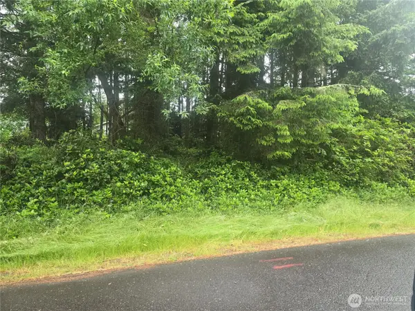 563 Weatherwax Loop Ne #7, Ocean Shores, WA 98569