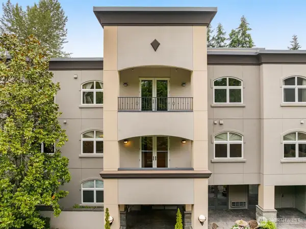 10398 NE 17th Street #206, Bellevue, WA 98004