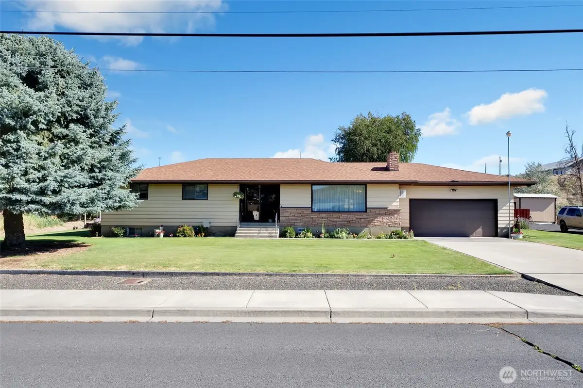 617 Sprague St., Wilson Creek, WA 98860 - #1