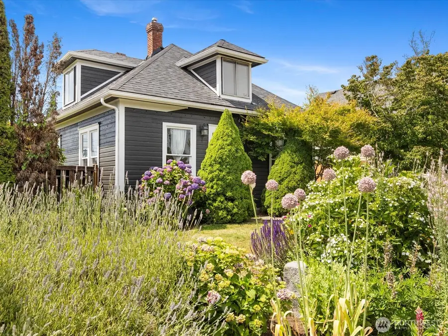 1218 E Marine View Drive, Everett, WA 98201 - #2
