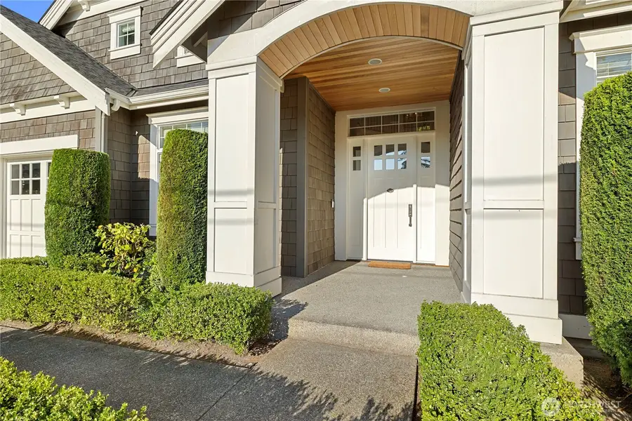 2424 108th Avenue Ne, Bellevue, WA 98004 - #2