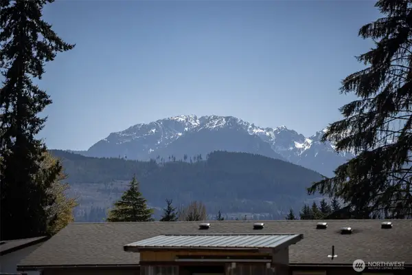 40 Marsden Road, Port Angeles, WA 98362