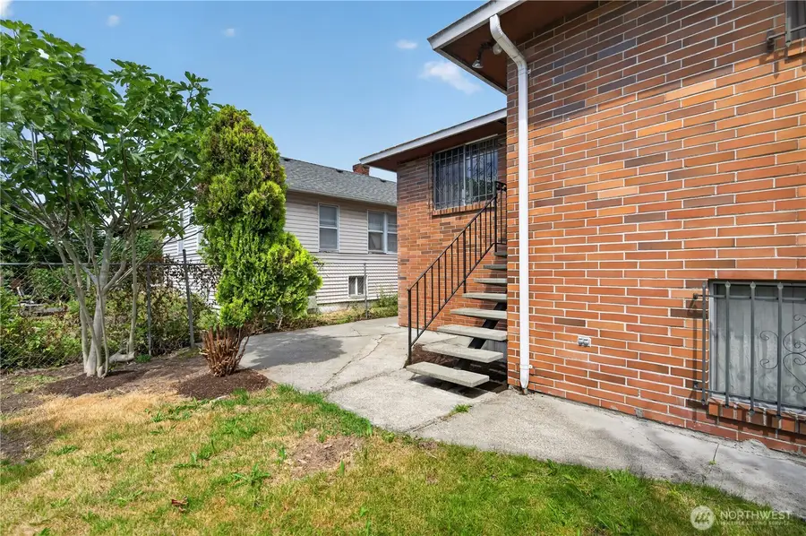 2715 22nd Avenue S, Seattle, WA 98144 - #2
