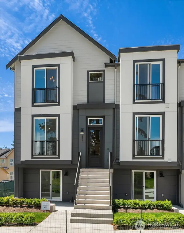 451 Parkside Walk, Sammamish, WA 98074