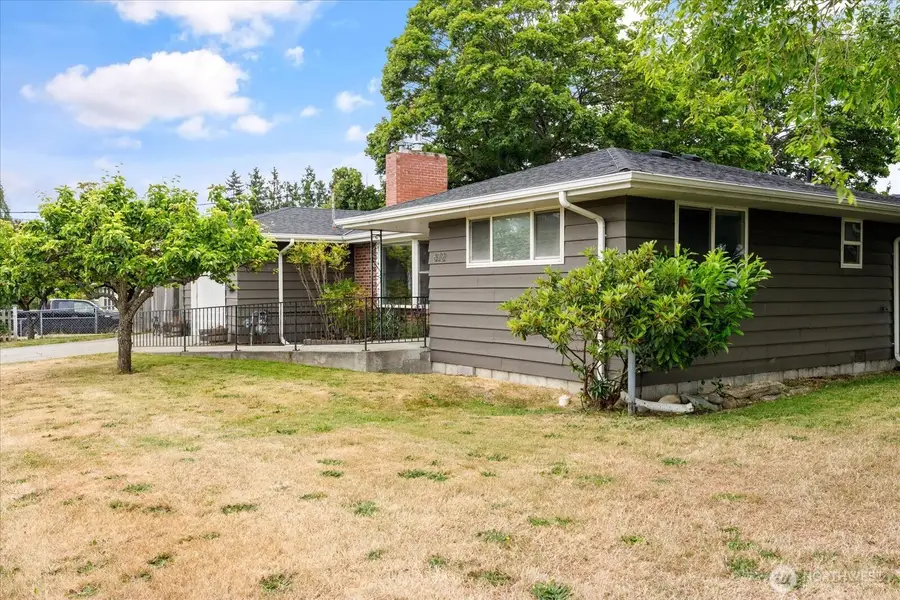 672 SE 4th Avenue, Oak Harbor, WA 98277 - #2