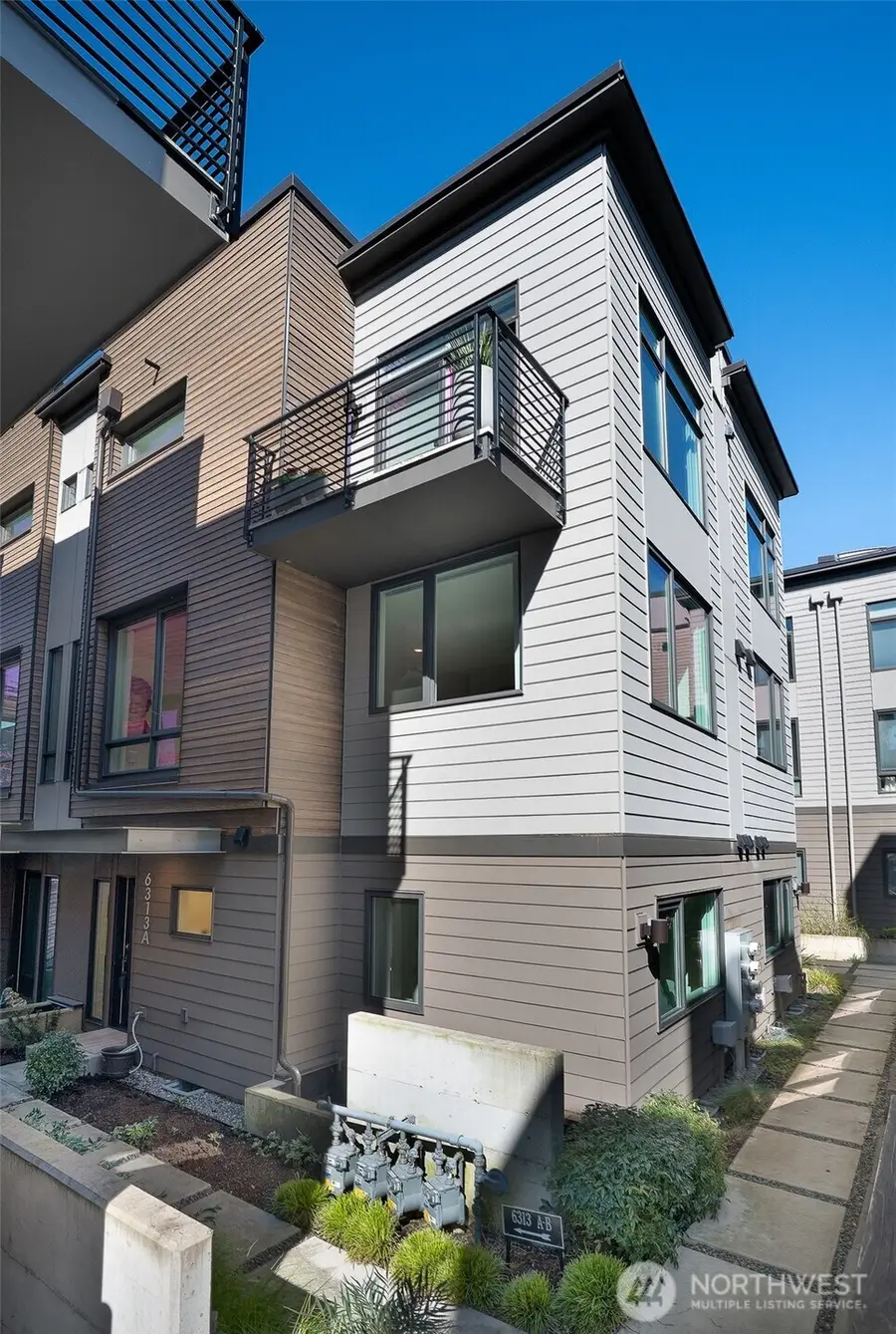 6313 9th Avenue Ne #A, Seattle, WA 98115 - #2
