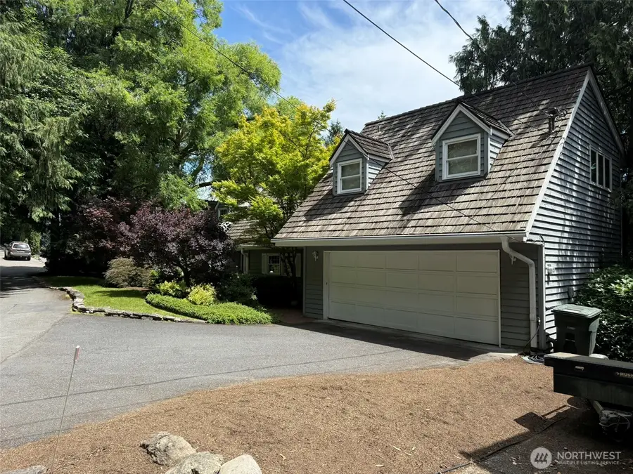 648 Lake Sammamish Lane Ne, Bellevue, WA 98008 - #3