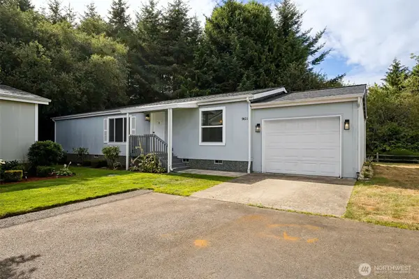9421 21st Avenue E, Tacoma, WA 98445