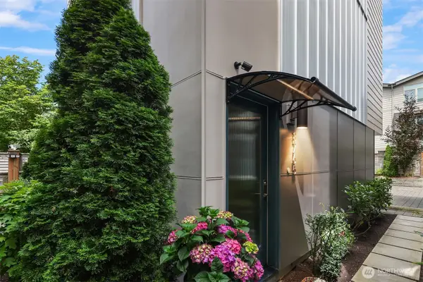 8765 15th Avenue Nw, Seattle, WA 98117