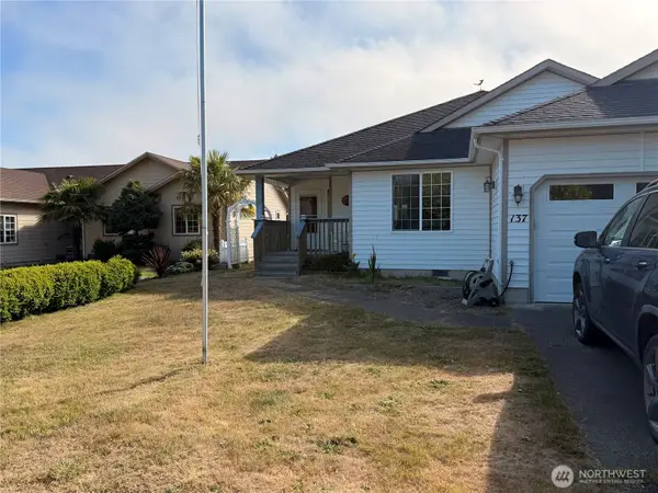 137 Canal Drive Ne, Ocean Shores, WA 98569