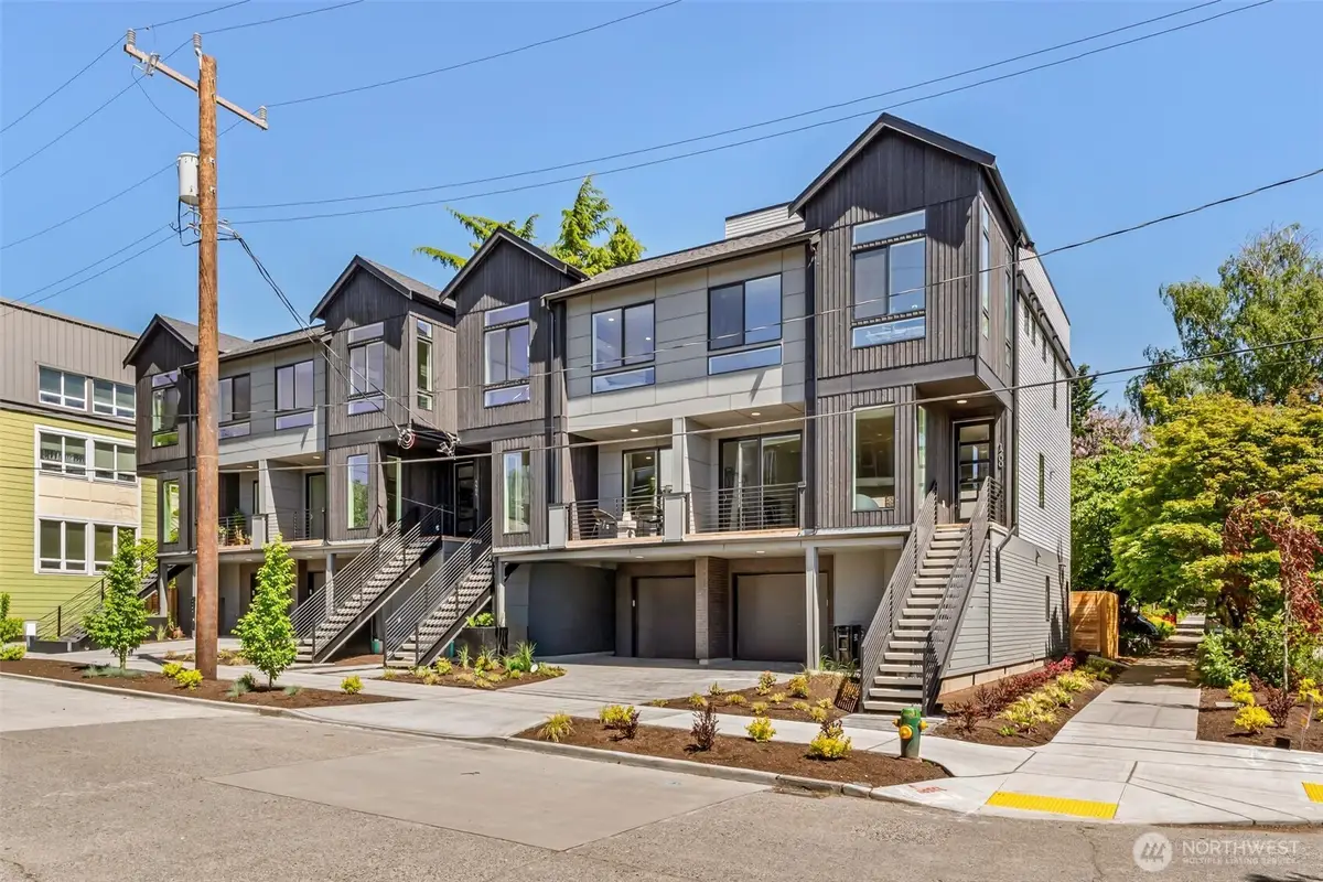 4464 Midvale Avenue N, Seattle, WA 98103 - #1