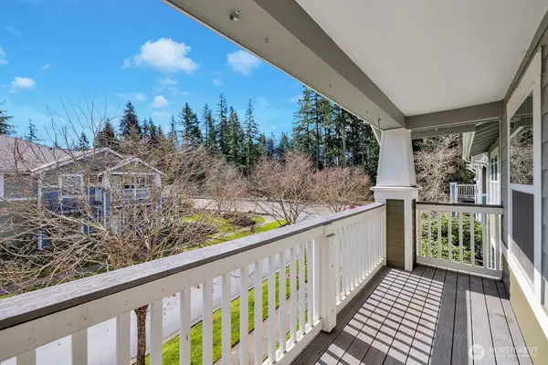 10515 221st Lane Ne #202, Redmond, WA 98053