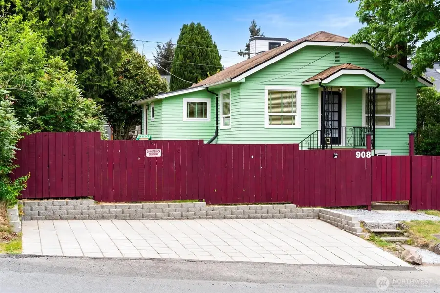 908 N 102nd, Seattle, WA 98133 - #2