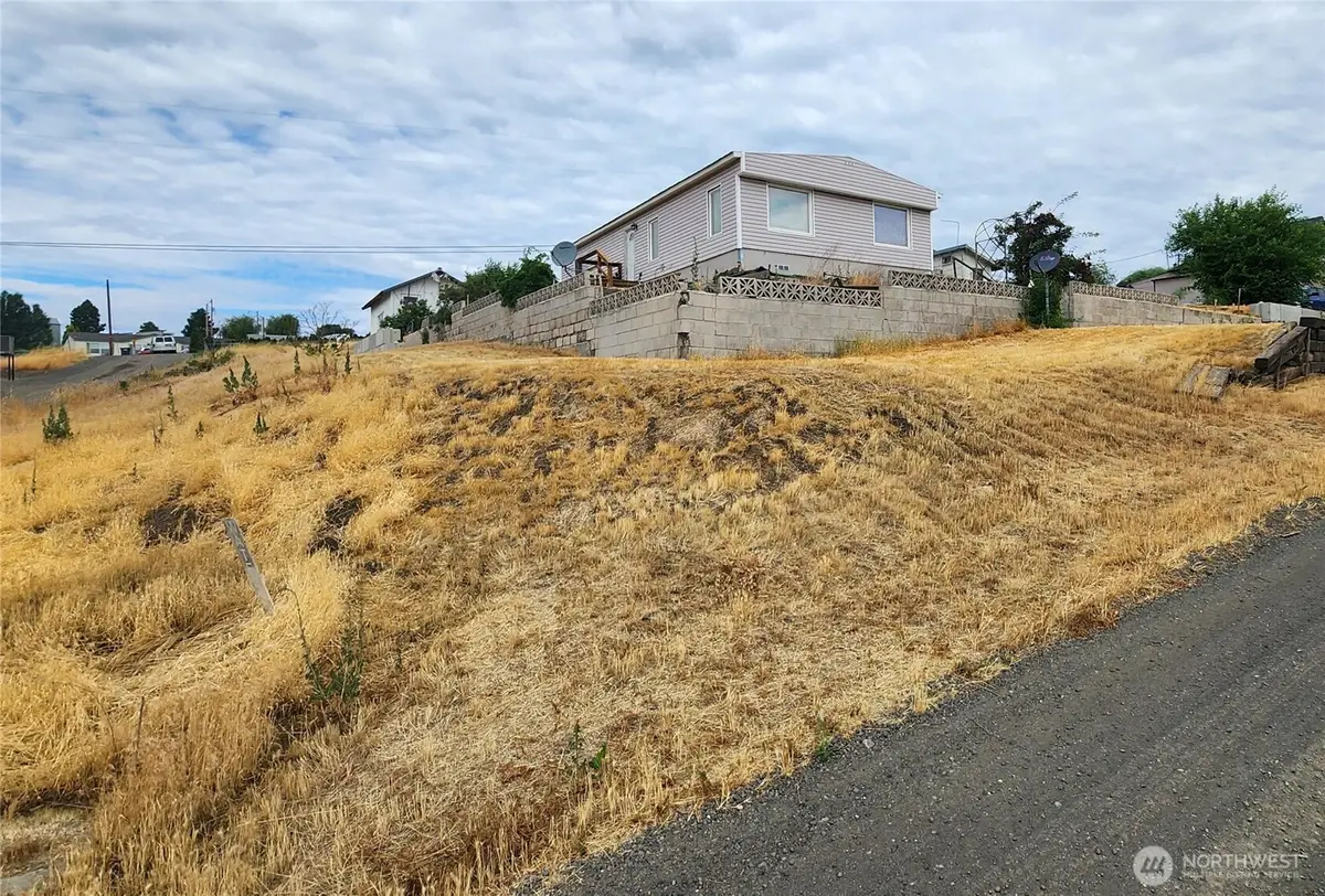 81 Tacoma Avenue, Eltopia, WA 99330 - #1