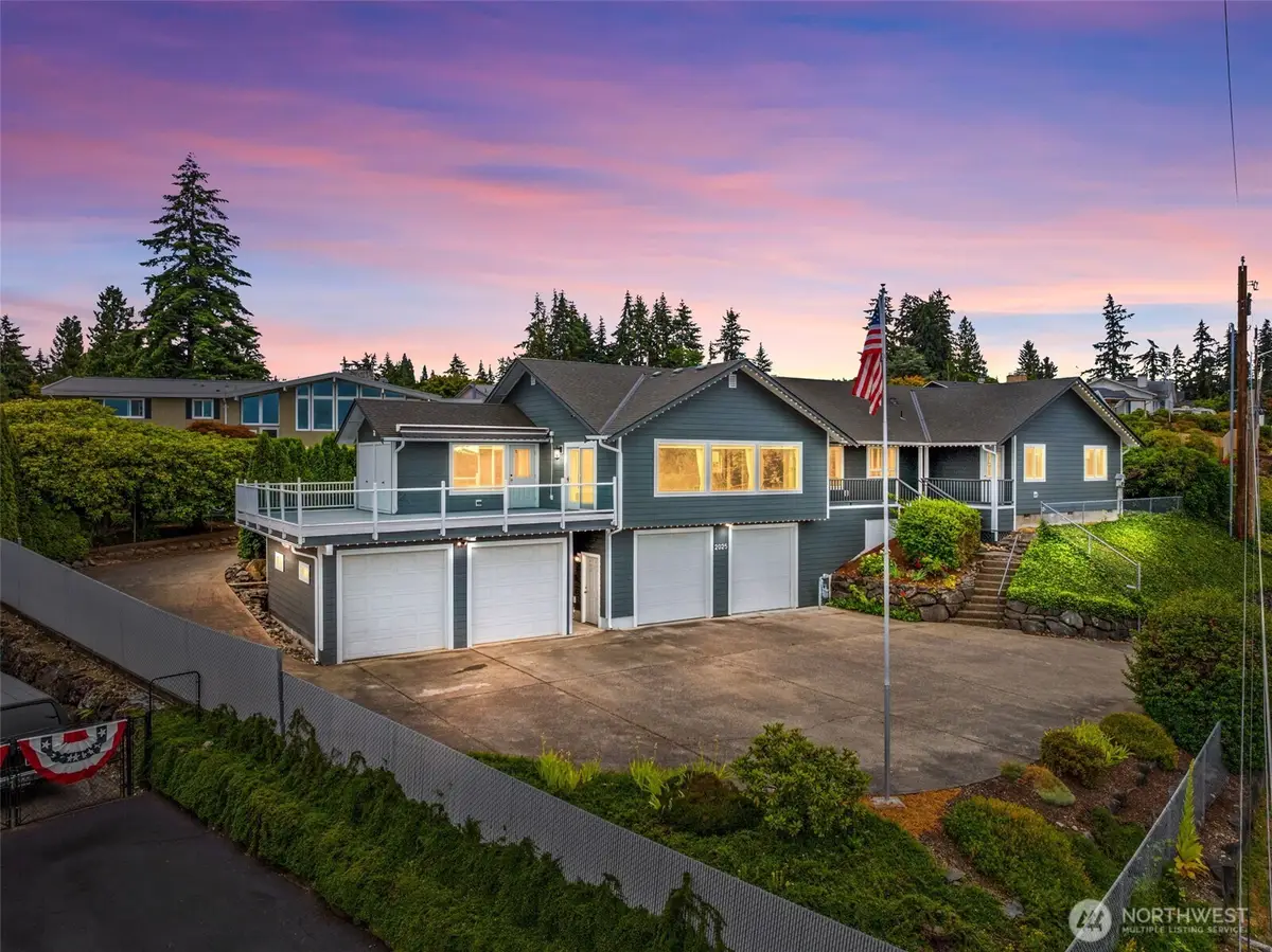 2025 5th Street Se, Puyallup, WA 98372 - #1