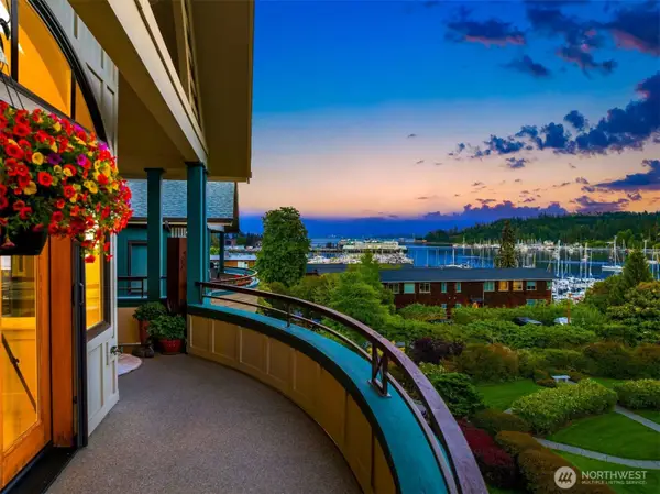 450 Wood Avenue Sw #3B, Bainbridge Island, WA 98110