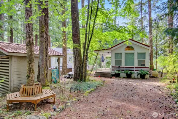 42 Riverside Drive, Deming, WA 98244
