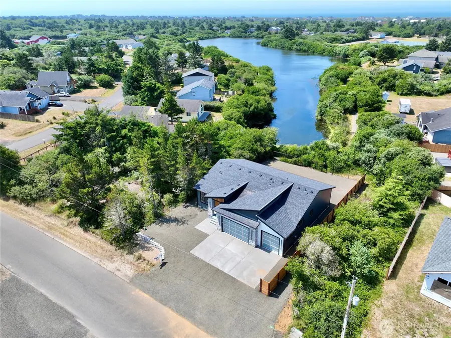887 Texmar Avenue Sw, Ocean Shores, WA 98569 - #2