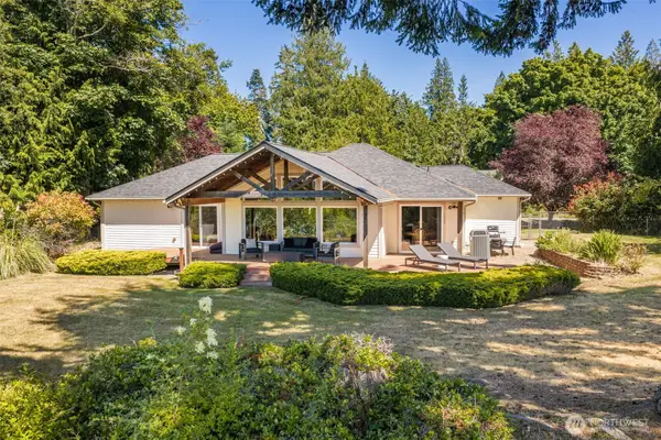 552 Elwha Bluffs Road, Port Angeles, WA 98363