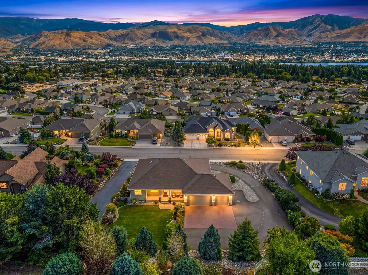825 Briarwood Drive, East Wenatchee, WA 98802 - #1